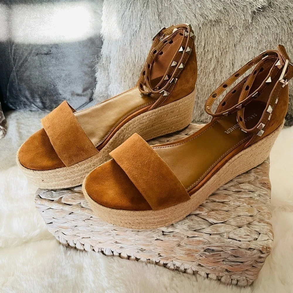 MARC FISHER BROWN SUEDE SANDALS WITH SILVER STUD WRAP AROUND ANKLE SIZE 8.5